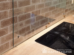 Кухонные прозрачные экраны из стекла